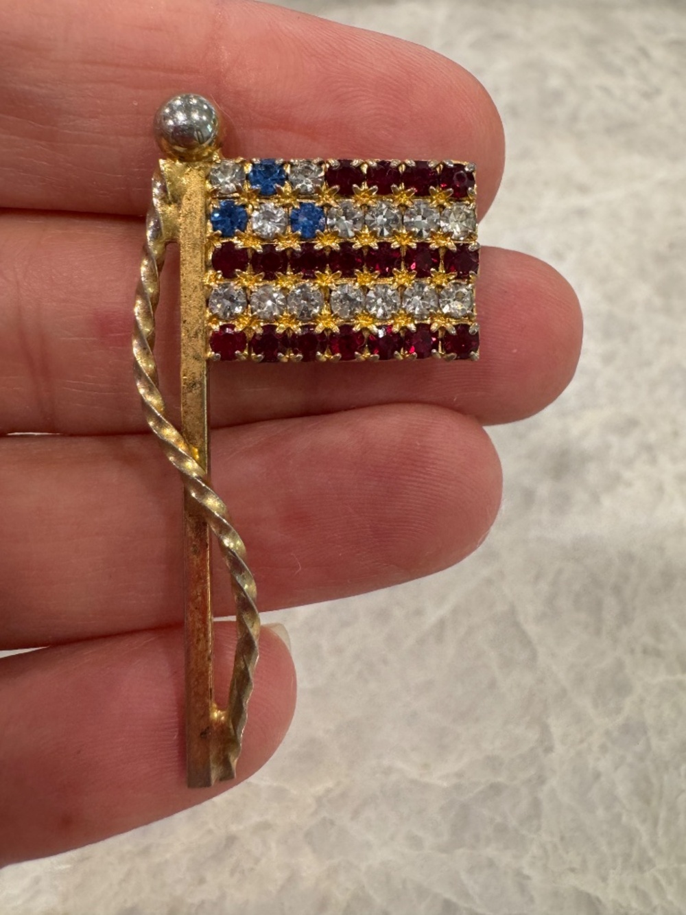 Vintage American Flag Rhinestone Pin Brooch - Picture 5 of 8